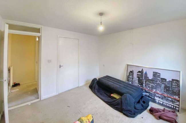 1 Osbourne Court, Ampthill Road, Bedford, MK42 9JE 3