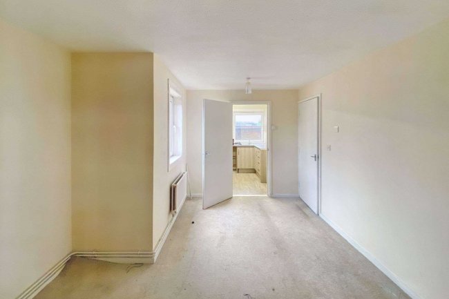 1 Osbourne Court, Ampthill Road, Bedford, MK42 9JE 3