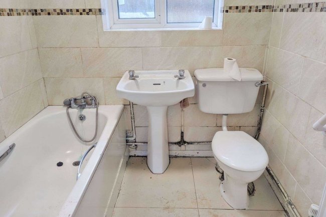 21 Nimmo Drive, Bushey Heath, WD23 4GA 7