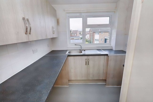 69 Wayside, Potters Bar, EN6 5NF 4