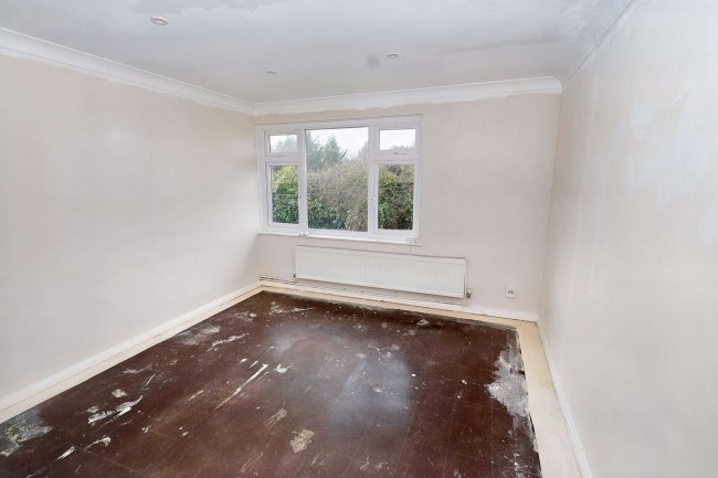 69 Wayside, Potters Bar, EN6 5NF 4