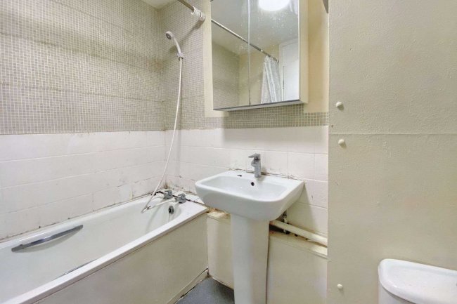 14 Burnet, Stantonbury, Milton Keynes, MK14 6AJ 10