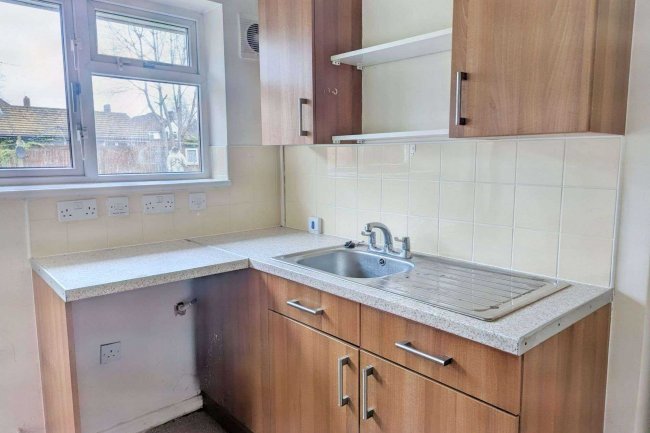 12 Heatherden Green, Iver Heath, Iver, SL0 0PZ 10