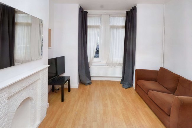 141A Rucklidge Avenue, Harlesden, London, NW10 4QB 6