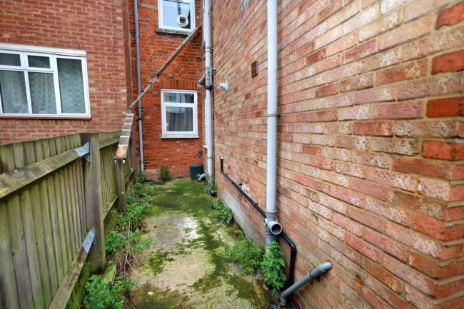 141A Rucklidge Avenue, Harlesden, London, NW10 4QB 6