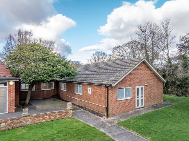 Peacock House and Fieldside View (Bungalow Lydd), Dennes Lane, Lydd, Kent TN29 9PU 5