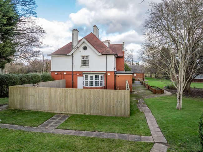 Peacock House and Fieldside View (Bungalow Lydd), Dennes Lane, Lydd, Kent TN29 9PU 5