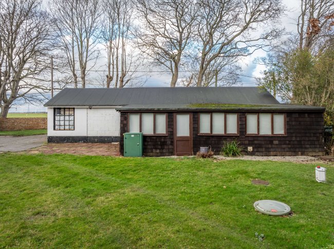 Peacock House and Fieldside View (Bungalow Lydd), Dennes Lane, Lydd, Kent TN29 9PU 5