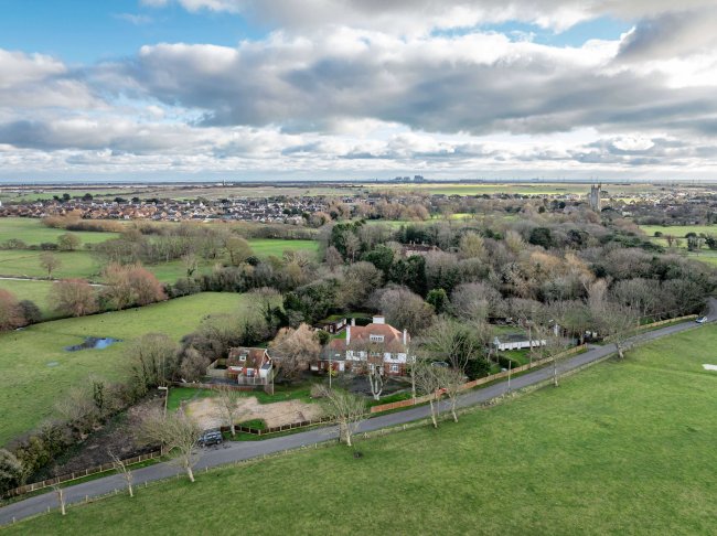 Peacock House and Fieldside View (Bungalow Lydd), Dennes Lane, Lydd, Kent TN29 9PU 5