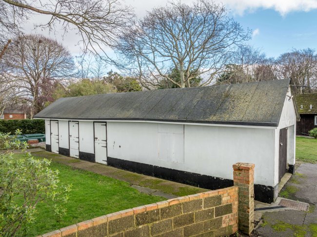 Peacock House and Fieldside View (Bungalow Lydd), Dennes Lane, Lydd, Kent TN29 9PU 5