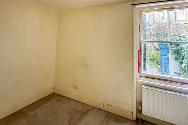 Basement Flat, 86 Halford Road, Fulham, London, SW6 1JX 3