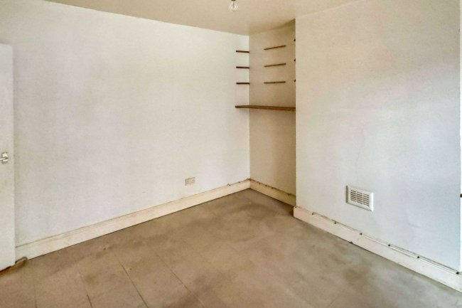 Basement Flat, 86 Halford Road, Fulham, London, SW6 1JX 3
