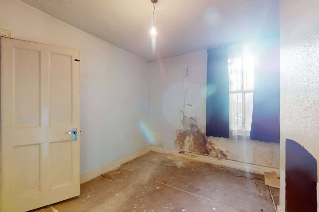 First Floor Flat, 735 Uxbridge Road, Hayes UB4 8HX 2