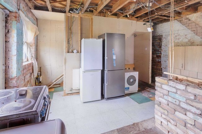 2 Hibbert Road, Mansfield, NG18 2LY 6