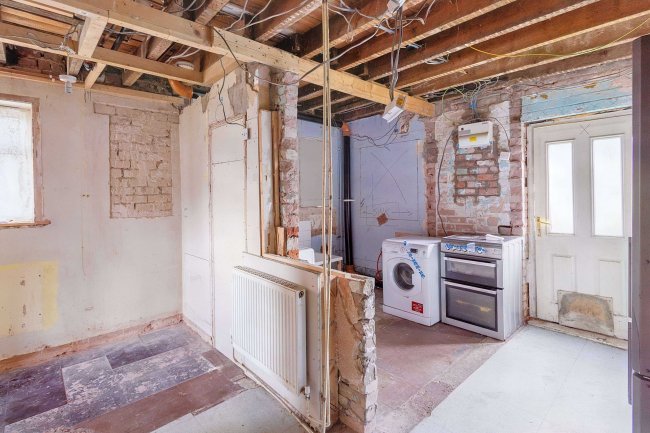 2 Hibbert Road, Mansfield, NG18 2LY 6