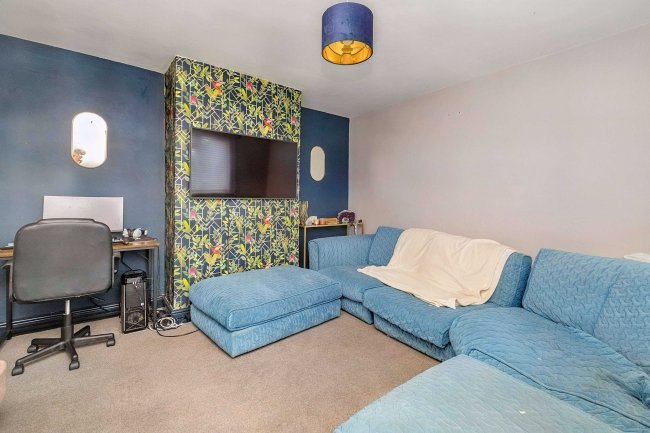 1 Rowan Close, Camberley, Surrey, GU15 4DD 3