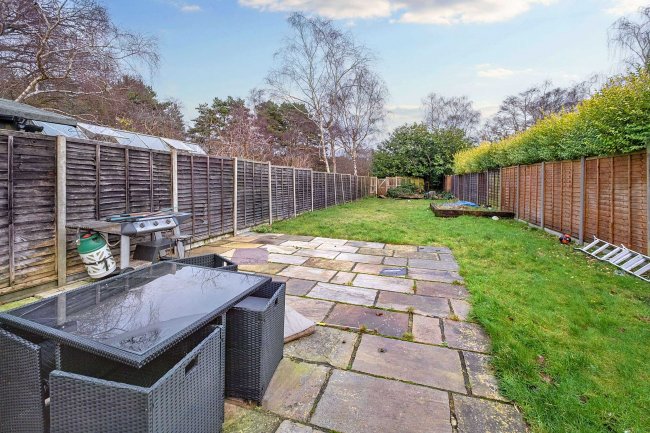 1 Rowan Close, Camberley, Surrey, GU15 4DD 3