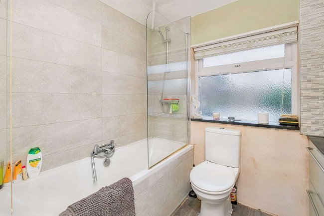 1 Rowan Close, Camberley, Surrey, GU15 4DD 3