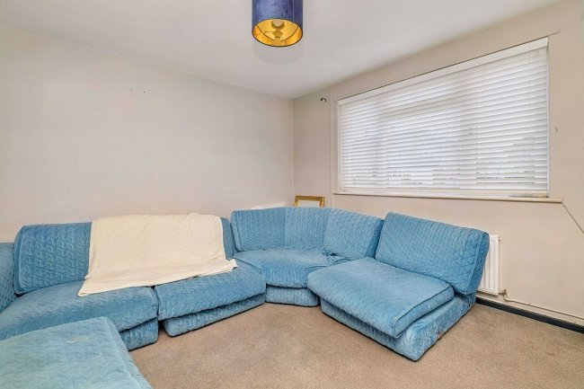 1 Rowan Close, Camberley, Surrey, GU15 4DD 3