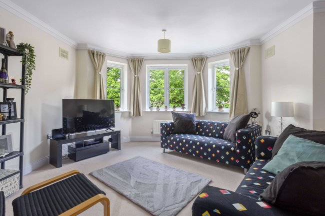 Flat 6, Sand Martins Court, Finchampstead Road, Wokingham, Berkshire, RG40 3JY 9