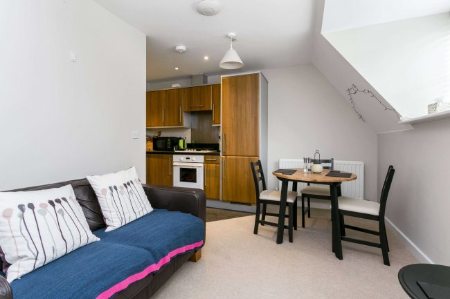 Flat 8, 18 Ludlow Road, Maidenhead, Berkshire, SL6 2EG 8