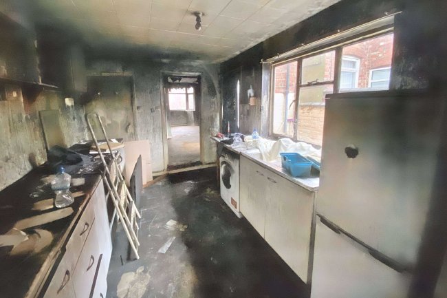 42 Ferrestone Road, Wellingborough, Northamptonshire, NN8 4EJ 5