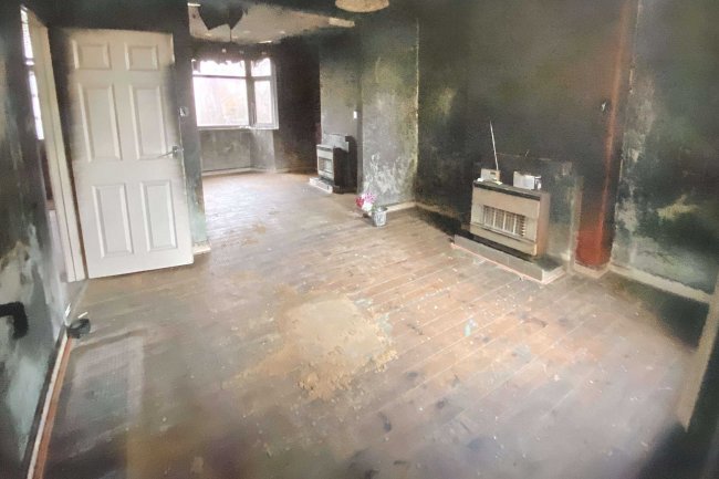 42 Ferrestone Road, Wellingborough, Northamptonshire, NN8 4EJ 5