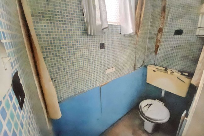 42 Ferrestone Road, Wellingborough, Northamptonshire, NN8 4EJ 5