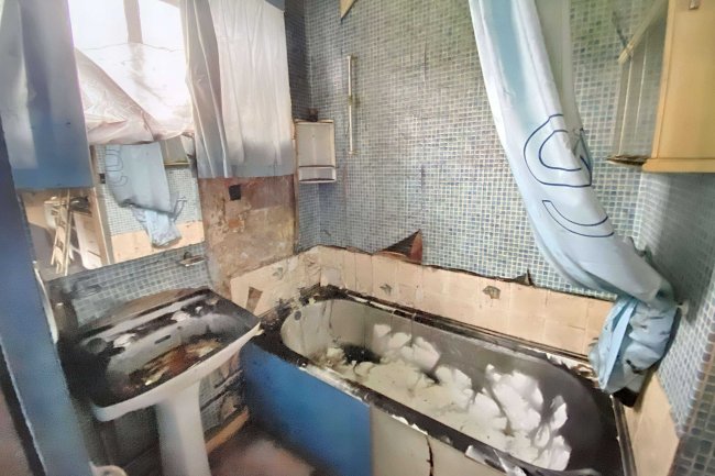 42 Ferrestone Road, Wellingborough, Northamptonshire, NN8 4EJ 5