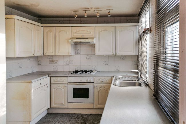 9 Temsford Close, North Harrow, HA2 6LB 3