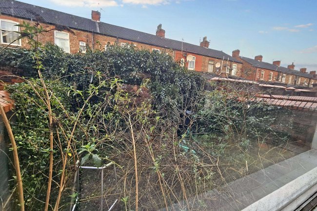 9 Temsford Close, North Harrow, HA2 6LB 3