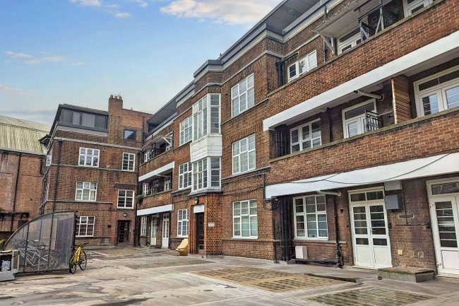 8 Astoria Mansions, Streatham High Road, Streatham, London, SW16 1PS 8