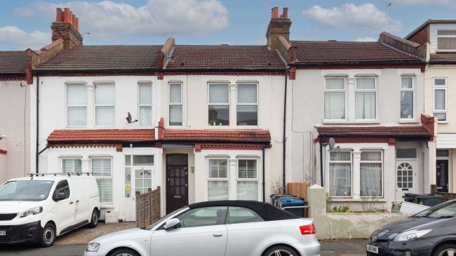 24A Bensham Grove, Thornton Heath, Croydon CR7 8DA 4