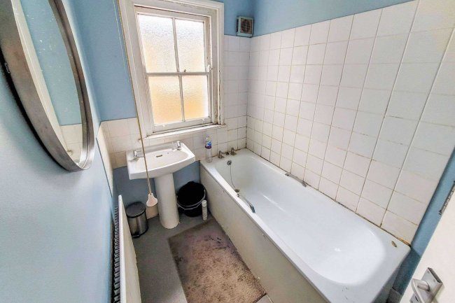 Flats A & B, 33 Harley Road, Harlesden, London, NW10 8BA 8