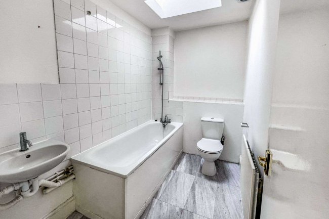 Flat C, 16 Connaught Road, Harlesden, London, NW10 9AG 4