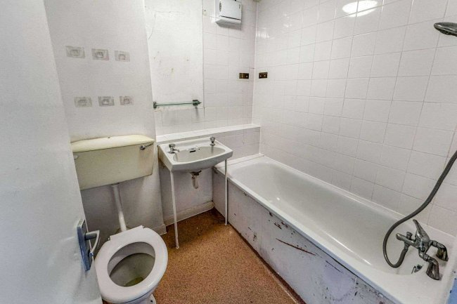 43B St Stephens Avenue, Shepherds Bush, London, W12 8JB 7