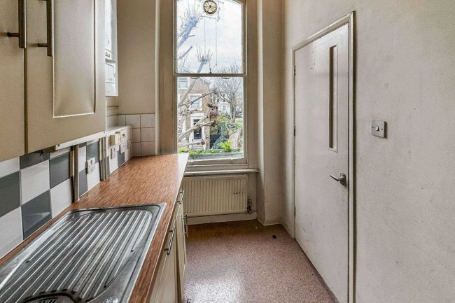 43B St Stephens Avenue, Shepherds Bush, London, W12 8JB 7