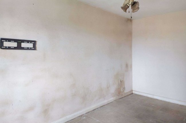 21 Haywards Close, Romford, Essex, RM6 4FQ 6