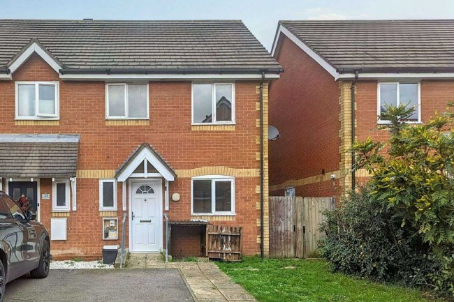 21 Haywards Close, Romford, Essex, RM6 4FQ 6