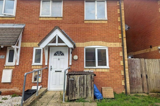 21 Haywards Close, Romford, Essex, RM6 4FQ 6