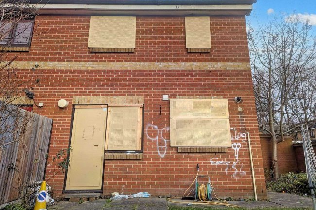 36 Gibbfield Close, Romford, Essex, RM6 5UF 6