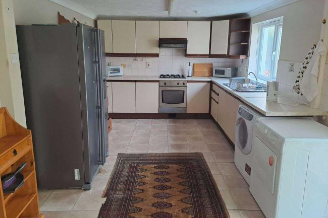 Meadow House, Broadway, Laugharne SA33 4NS 2