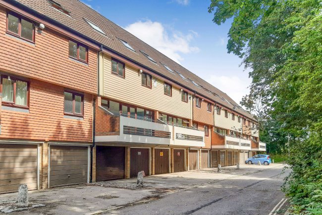 Flat 11 Atholl Court & Garden, Kingsway Gardens, Andover, SP10 4BB 7