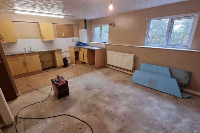 Flat 29 Atholl Court & Garage, Kingsway Gardens, Andover, SP10 4BB 1