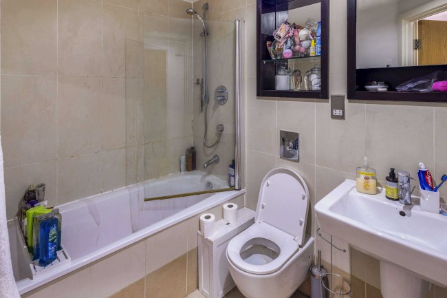 32 McClintock House, The Boulevard, Leeds, West Yorkshire, LS10 1LP 1