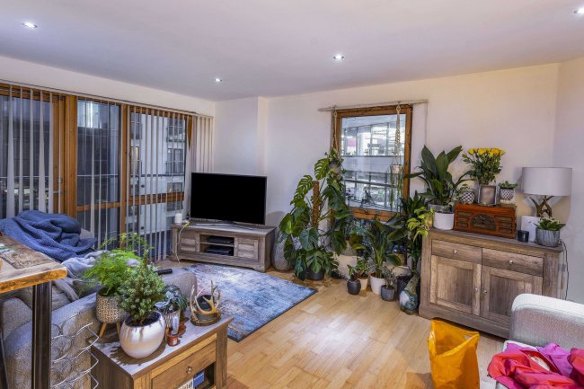 32 McClintock House, The Boulevard, Leeds, West Yorkshire, LS10 1LP 1