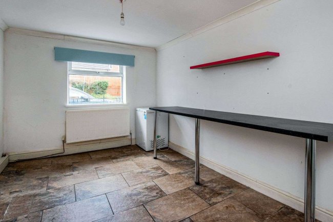 4 Station Place, Aberdare, Mid Glamorgan, CF44 9AA 4