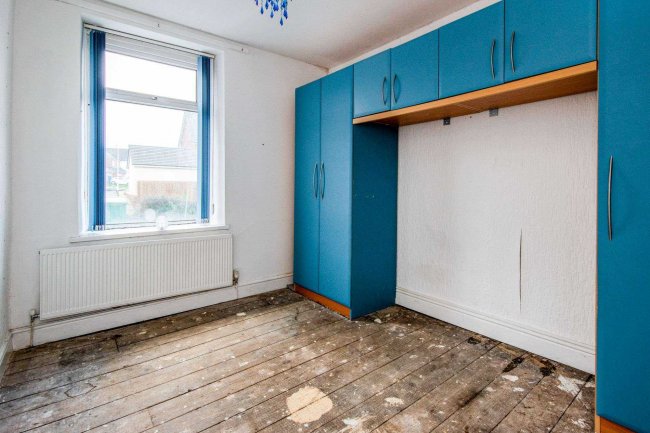 4 Station Place, Aberdare, Mid Glamorgan, CF44 9AA 4