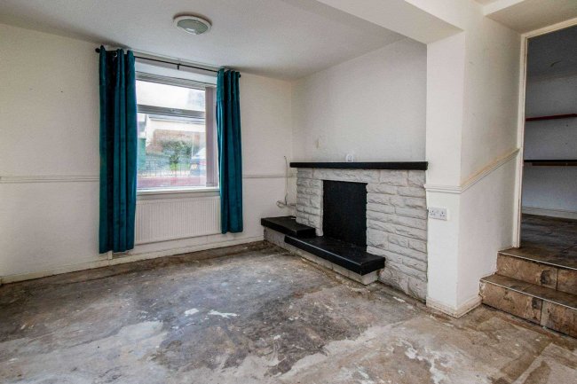 4 Station Place, Aberdare, Mid Glamorgan, CF44 9AA 4