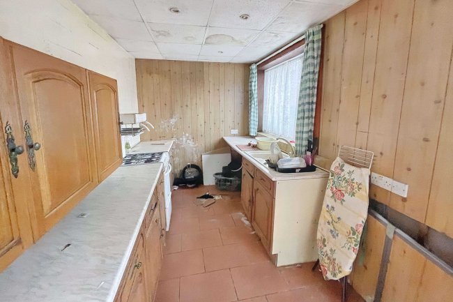 23B Wellspring Crescent, Wembley, HA9 9UB 10